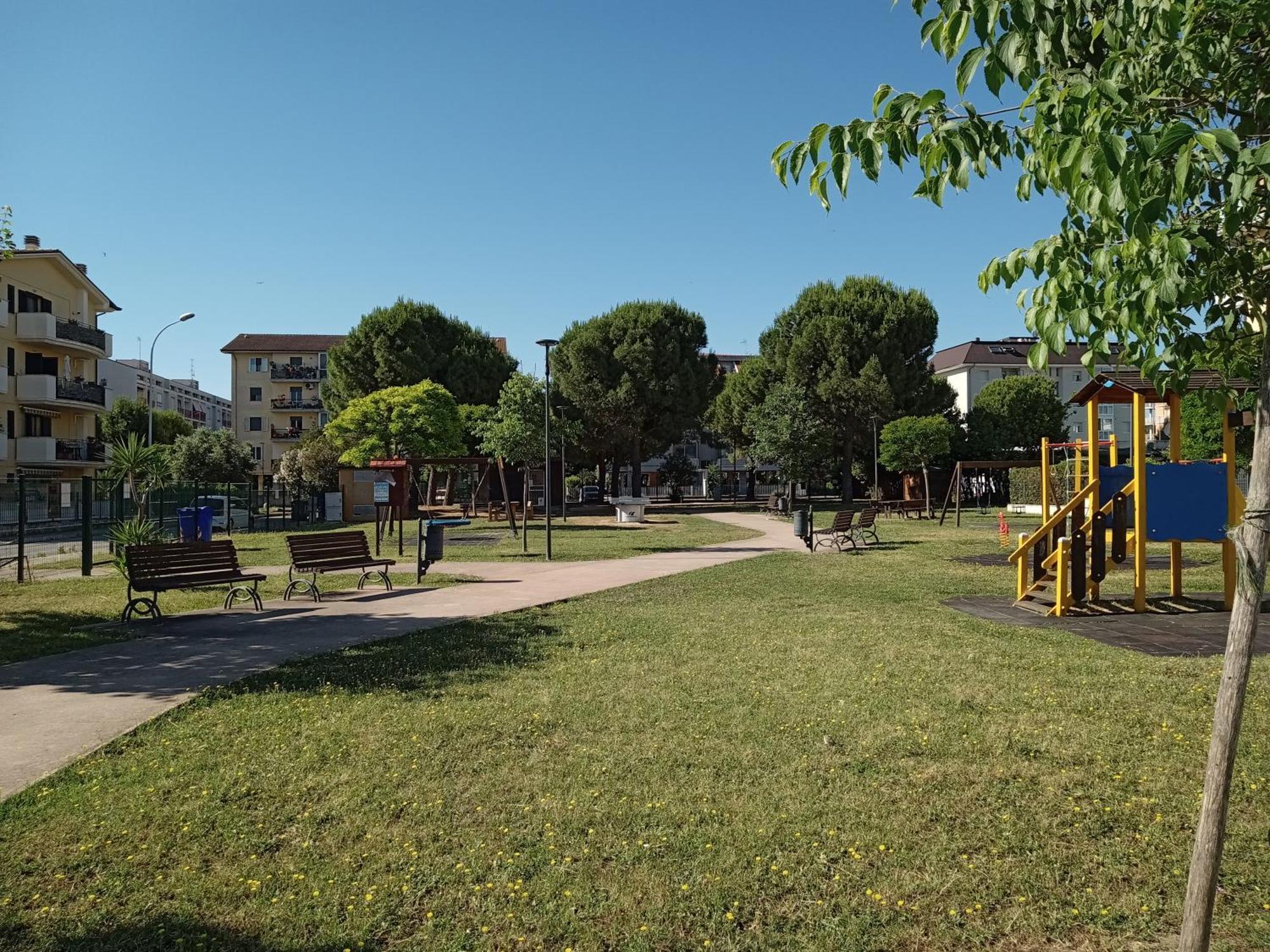 Апартаменти Casa Giardino Сан-Бенедетто-дель-Тронто Екстер'єр фото